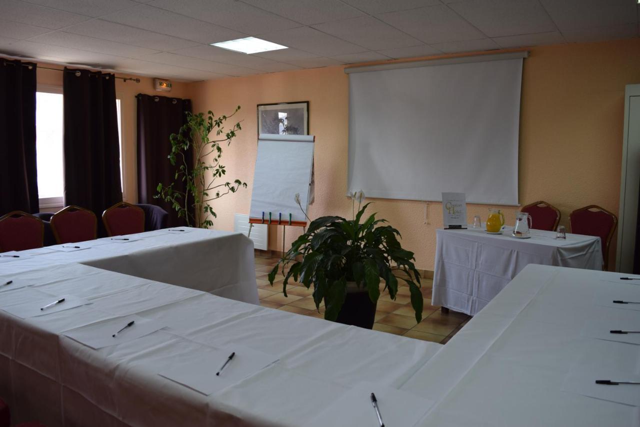 Confort Hotel Montgeron Esterno foto
