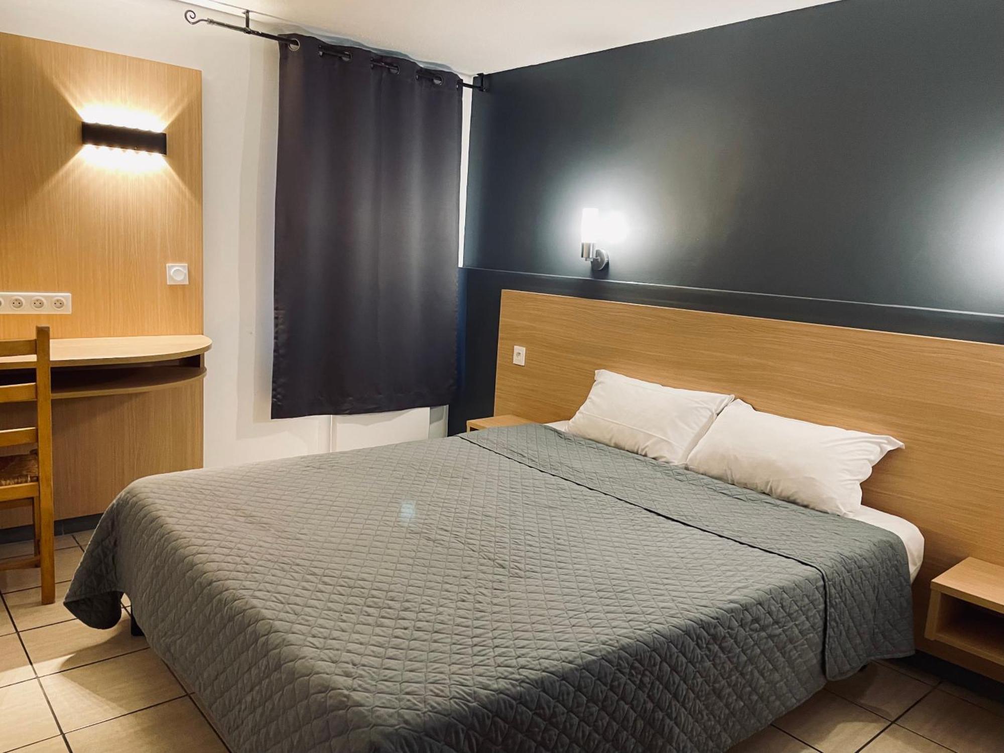 Confort Hotel Montgeron Esterno foto
