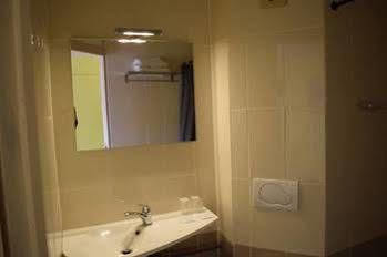 Confort Hotel Montgeron Esterno foto