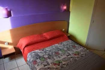 Confort Hotel Montgeron Esterno foto